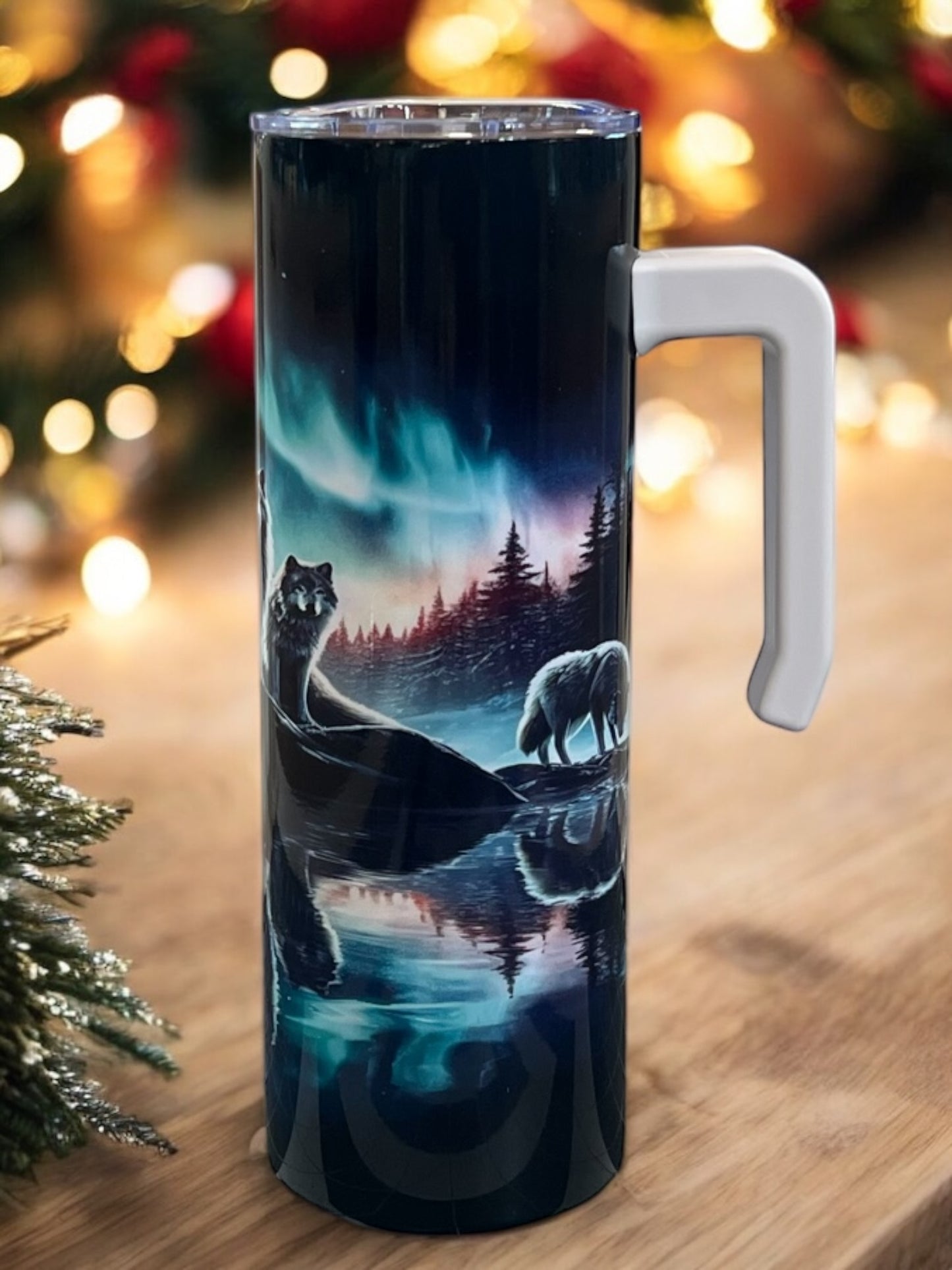 Beautiful Wolf Northern Lights- Comfortable handle 20oz Stainless Steel