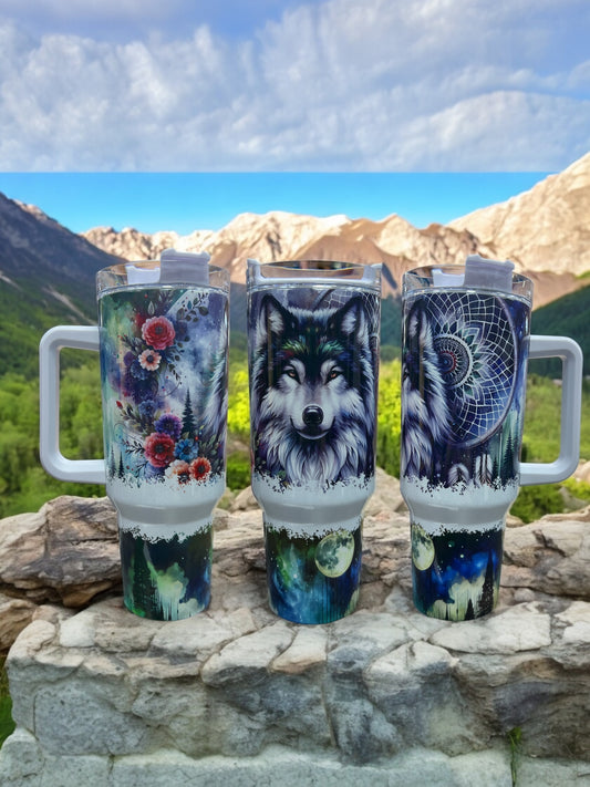 Wolf with Dreamcatchers  -40oz Stainless Steel Thirst Quencher Travel Cups Tumblers Water Bottles